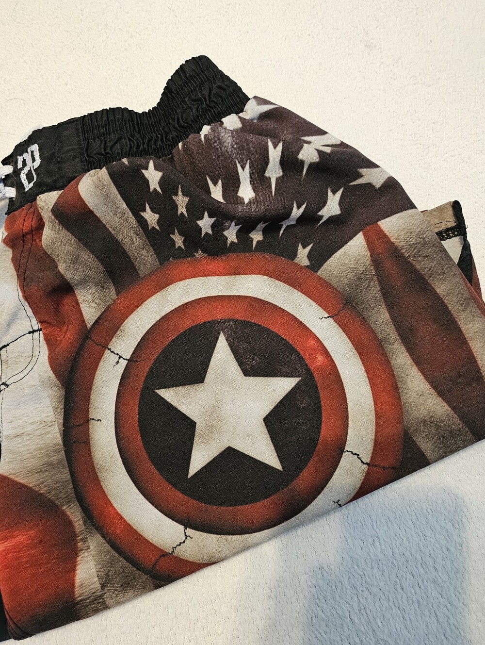2POOD Limited Edition Captain America Fight Shorts Size Large Euc Marvel Comics